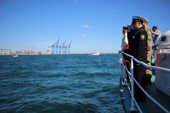 Моряки-пограничники почтили память погибших героев (фото)