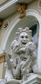 В выходной у фонтана