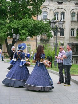 В выходной у фонтана