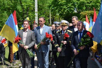 В сквере Партизанской Славы для одесских ветеранов играл оркестр (фото)