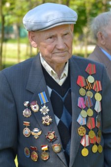 В сквере Партизанской Славы для одесских ветеранов играл оркестр (фото)