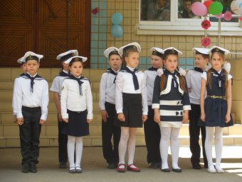 Одесские школьники поздравили ветеранов Суворовского района