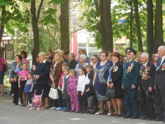 Одесские школьники поздравили ветеранов Суворовского района