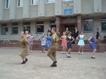 Одесские школьники представили патриотический флешмоб к 70-летию Победы (фото)