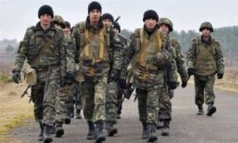 Для военнослужащих работает горячая линия