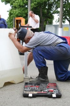В Одессе демонтирован шлагбаум, преграждающий въезд к терминалу аэропорта (фото)
