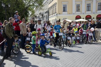 Юные велосипедисты вышли на "Веселые гонки" (фото)