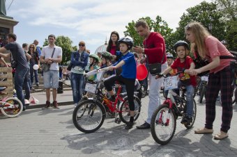 Юные велосипедисты вышли на "Веселые гонки" (фото)