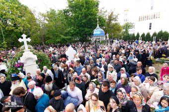 Сегодня Одесса простилась с архимандритом Никоном (фото)