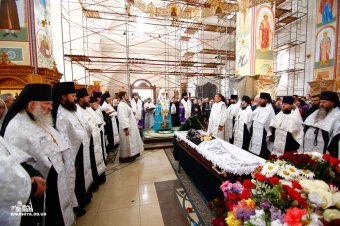 Сегодня Одесса простилась с архимандритом Никоном (фото)