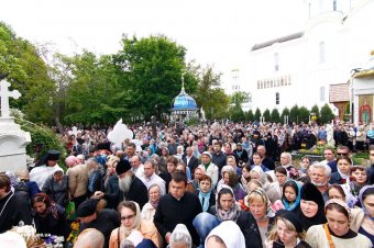 Сегодня Одесса простилась с архимандритом Никоном (фото)