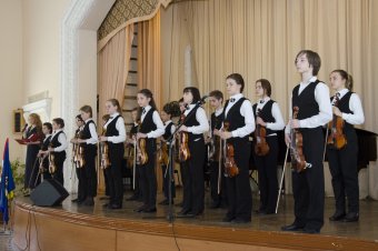 В школе Столярского проходит второй этап фестиваля "Одесса зажигает звезды"