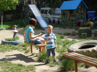 Жители Суворовского района вышли на субботник (фото)