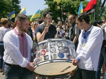 Марш вышиванок