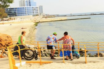 В Одессе функционирует 5 городских пляжей для инвалидов (фото)
