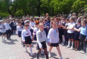 Одесские школьники учились создавать вышиванки и пекли украинский хлеб (фото)
