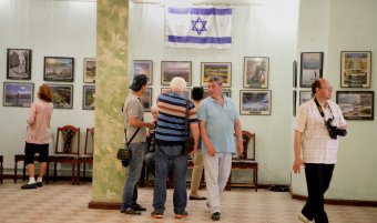 В Одессе открылась выставка, посвященная городам-побратимам Марселю, Одессе и Хайфе (фото)