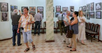 В Одессе открылась выставка, посвященная городам-побратимам Марселю, Одессе и Хайфе (фото)
