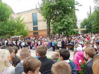 В школах Суворовского района прозвенел последний звонок