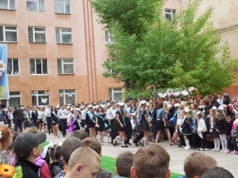 В школах Суворовского района прозвенел последний звонок