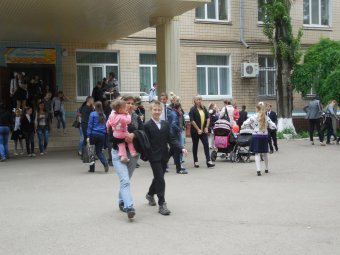 В школах Суворовского района прозвенел последний звонок