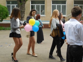 В школах Суворовского района прозвенел последний звонок