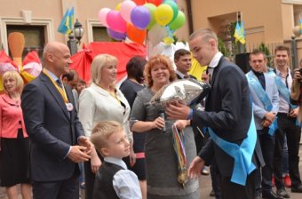 Вот и прозвенел долгожданный Последний звонок (фото)