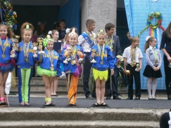 Вот и прозвенел долгожданный Последний звонок (фото)