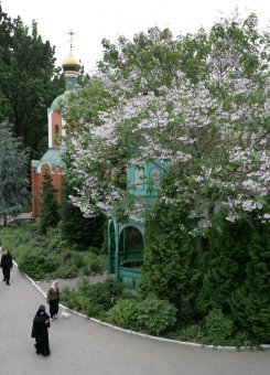 Сегодня в Свято-Архангело-Михайловском женском монастыре состоялся первый выпуск иконописцев (фото)