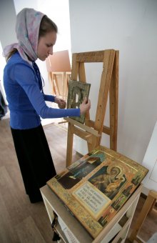 Сегодня в Свято-Архангело-Михайловском женском монастыре состоялся первый выпуск иконописцев (фото)