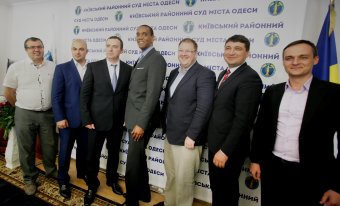 Руководитель проекта USAID «Справедливое правосудие» Дэвид Вон посетил Киевский райсуд Одессы (фото)