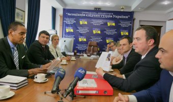 Руководитель проекта USAID «Справедливое правосудие» Дэвид Вон посетил Киевский райсуд Одессы (фото)