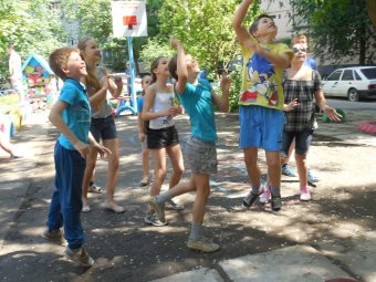 В Суворовском районе появилась ещё одна баскетбольная площадка (фото)