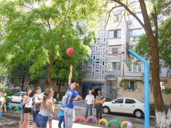 В Суворовском районе появилась ещё одна баскетбольная площадка (фото)