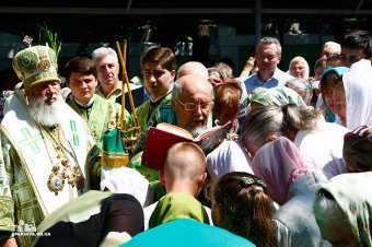 В Духов День митрополит Агафангел провел традиционную службу в храме в Кривой Балке (фото)