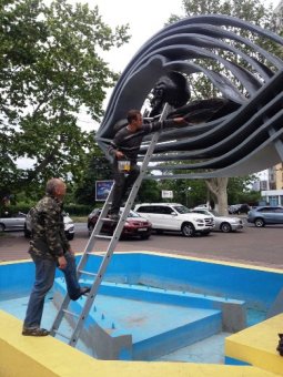 В Одессе после ремонта включили фонтан-памятник Стефану Джевецкому