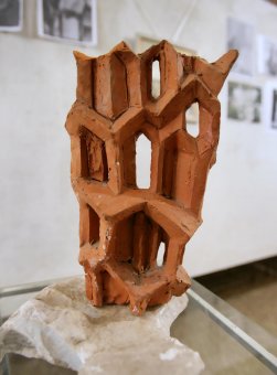 В «Желтых великанах» особенная выставка (фото)