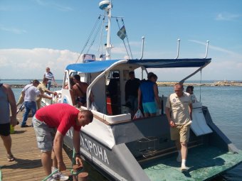 Одесские пограничники спасли 25 отдыхающих (фото)