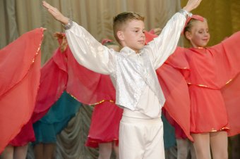 Победители городского конкурса детско-подростковых клубов выступили на гала-концерте (фото)