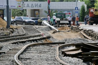 Строительство нового кольца пятого трамвая: Идет  монтаж рельсов (фото)