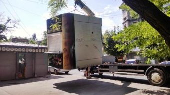 Одесские власти отчитываются о демонтаже ряда незаконных торговых ларьков (фото)