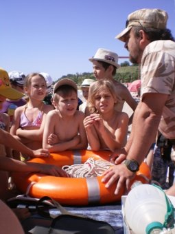 Одесские водолазы-спасатели уже нашли 33 потерявшихся ребенка и спасли 29 человек 
