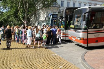 Геннадий Труханов проводил маленьких одесситов на отдых в Сергеевку (фото)