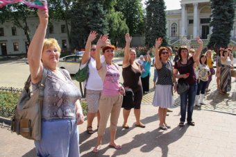 Геннадий Труханов проводил маленьких одесситов на отдых в Сергеевку (фото)