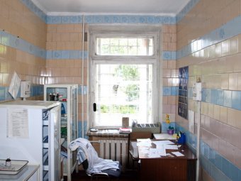 Начат ремонт отделения детской поликлиники на Пересыпи (фото)