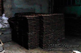 Одесские правоохранители предотвратили кражу 22-х тонн деталей железной дороги (фото)