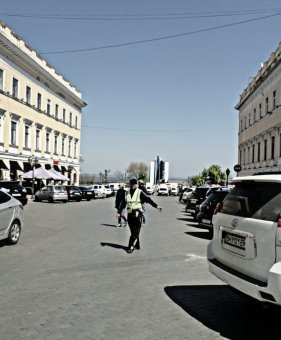 Ликбез для автомобилиста: Как отличить парковочного афериста от официального оператора