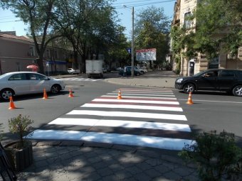 К началу учебного года КП «СМЭП»  возле школ Одессы обновит разметку и дорожных знаков 