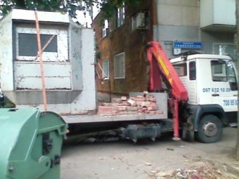 Одесские власти отчитываются о демонтаже незаконно установленных торговых ларьков (фото)