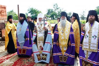 Митрополит Агафангел совершил закладку храма в честь блаженной старицы Матроны (фото)